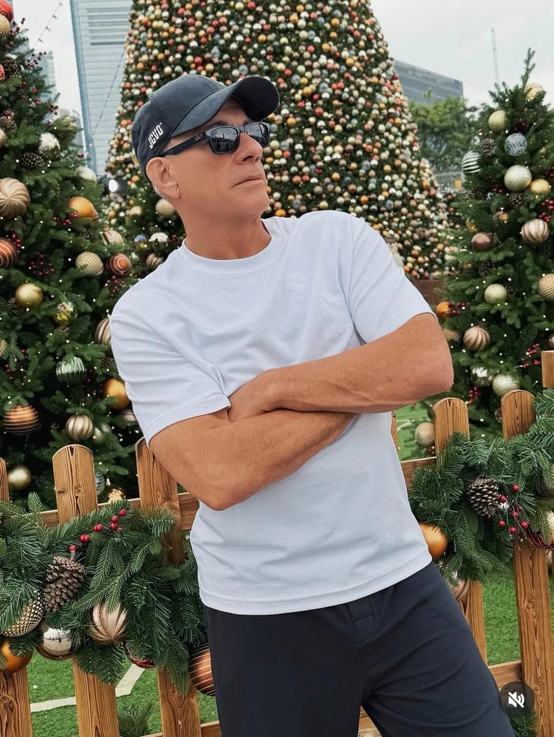 Jean-Claude Van Damme cumplió 66 años y mantiene un entrenamiento enfocado en la movilidad, la flexibilidad y el control articular