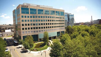 Hult International Business School, casa