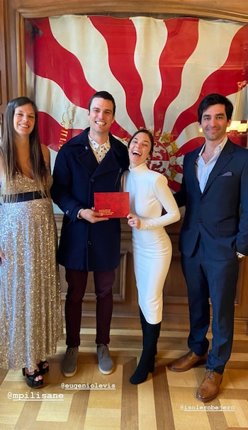 La pareja formalizó la relación