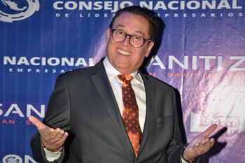 Mario Bezares con polémicas negativas