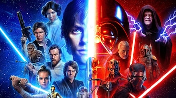 Póster de Star Wars dividido por una línea vertical de luz. El lado izquierdo azul muestra a personajes Jedi con sables de luz. El lado derecho rojo muestra a villanos Sith.
