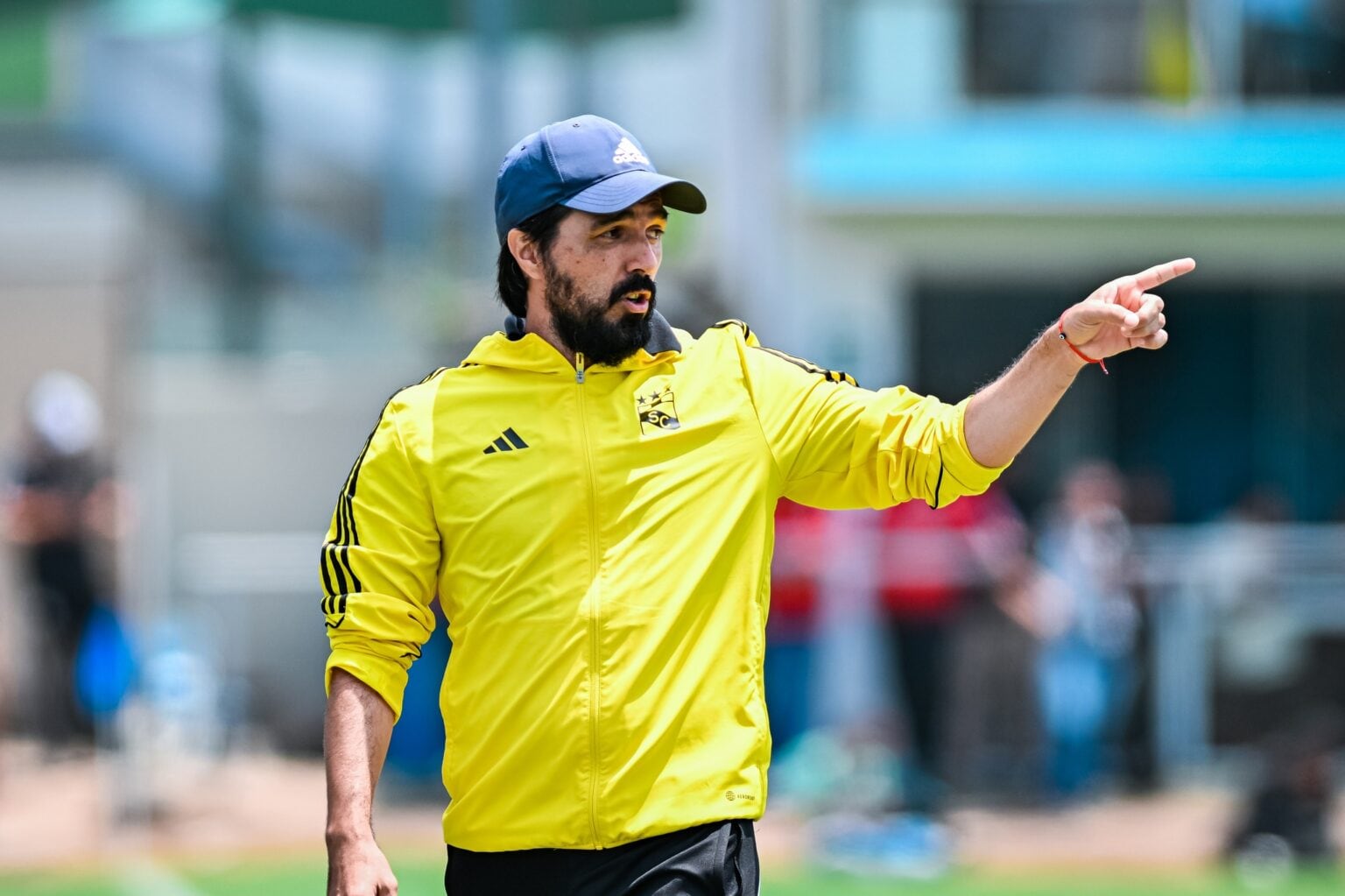 Jorge Cazulo dirigió la reserva de Sporting Cristal y salió campeón en 2023. Créditos: Alex Melgarejo.