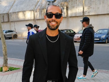 22/02/2025 Omar Sánchez.
Después de que Omar Sánchez abriese su corazón en 'Supervivientes All Stars' y arremetiese contra Anabel Pantoja por el daño que le hizo al casarse con él cuando no estaba completamente enamorada ni segura, y por haberle dado esperanzas de retomar su relación tras su separación para luego comenzar un romance con Yulen Pereira en 'Supervivientes 2022' -"me destrozó, lo que hizo no es de buena persona" ha revelado-, ahora es la abuela del surfista canario la que ha hablado de la sobrina de Isabel Pantoja sin entender, 5 años después de su boda, por qué se portó tan mal con su nieto.
EUROPA ESPAÑA SOCIEDAD