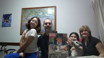 Gustavo, con la revista de