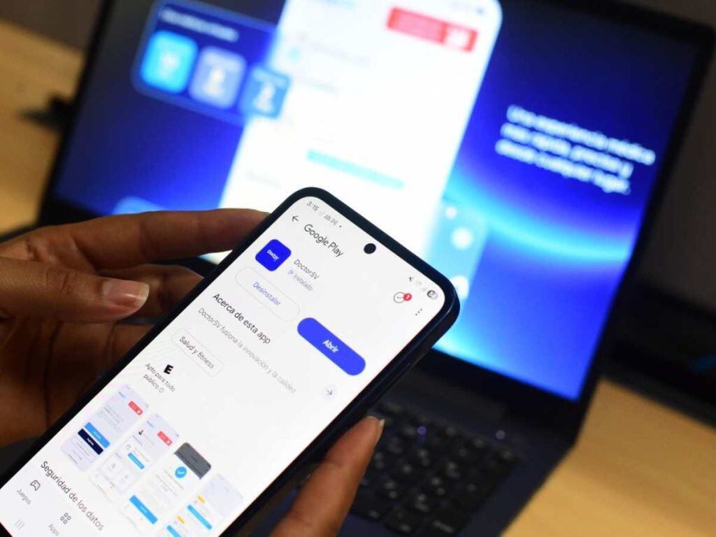 DoctorSV lidera el ranking de descargas en la Google Play Store de El Salvador. (Cortesía: Dania González)
