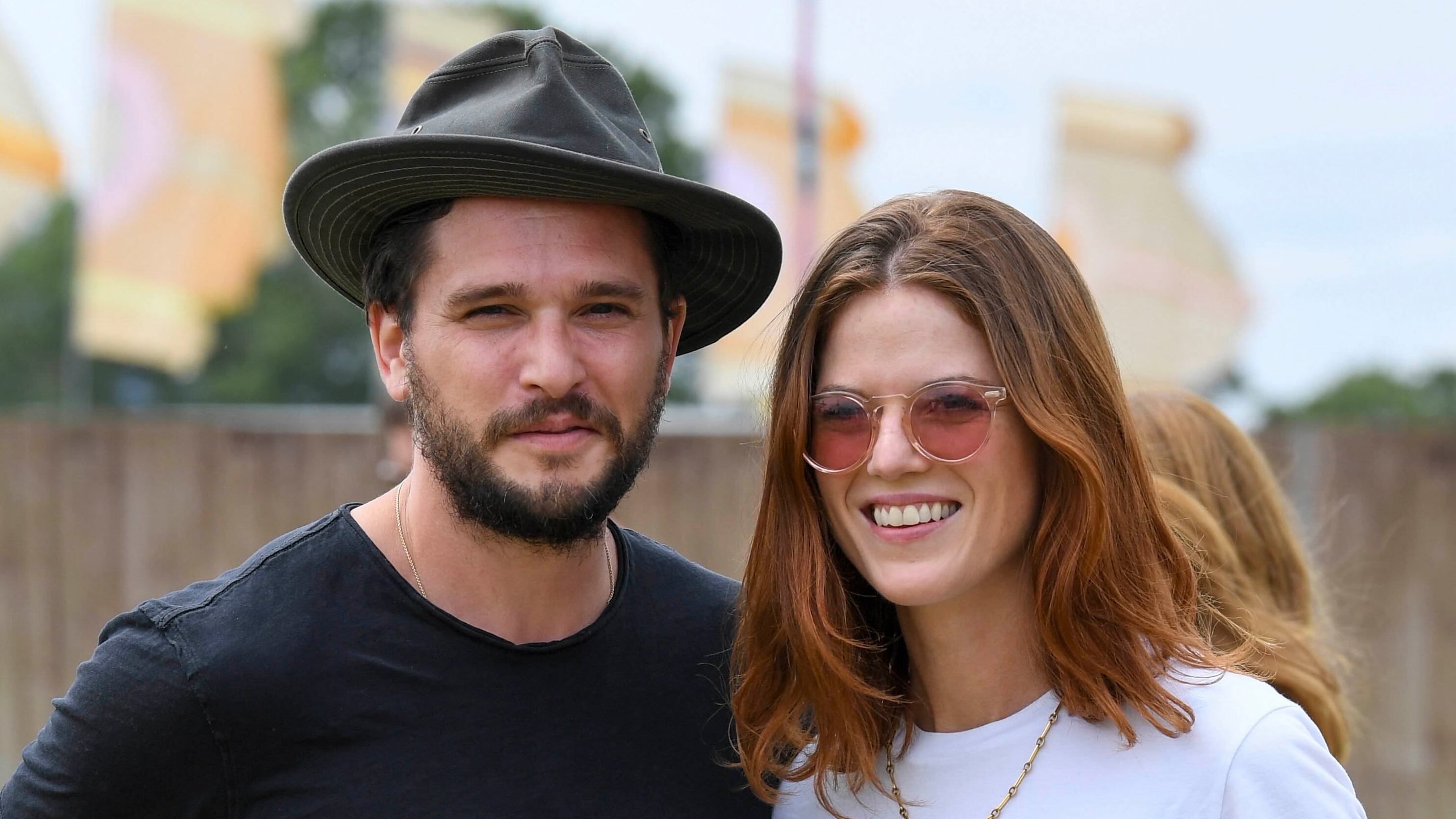 La pareja destaca la comunicación y el afecto como pilares esenciales de su relación (Splash News/The Grosby Group)