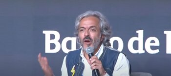 Oviedo lanzó su precandidatura para