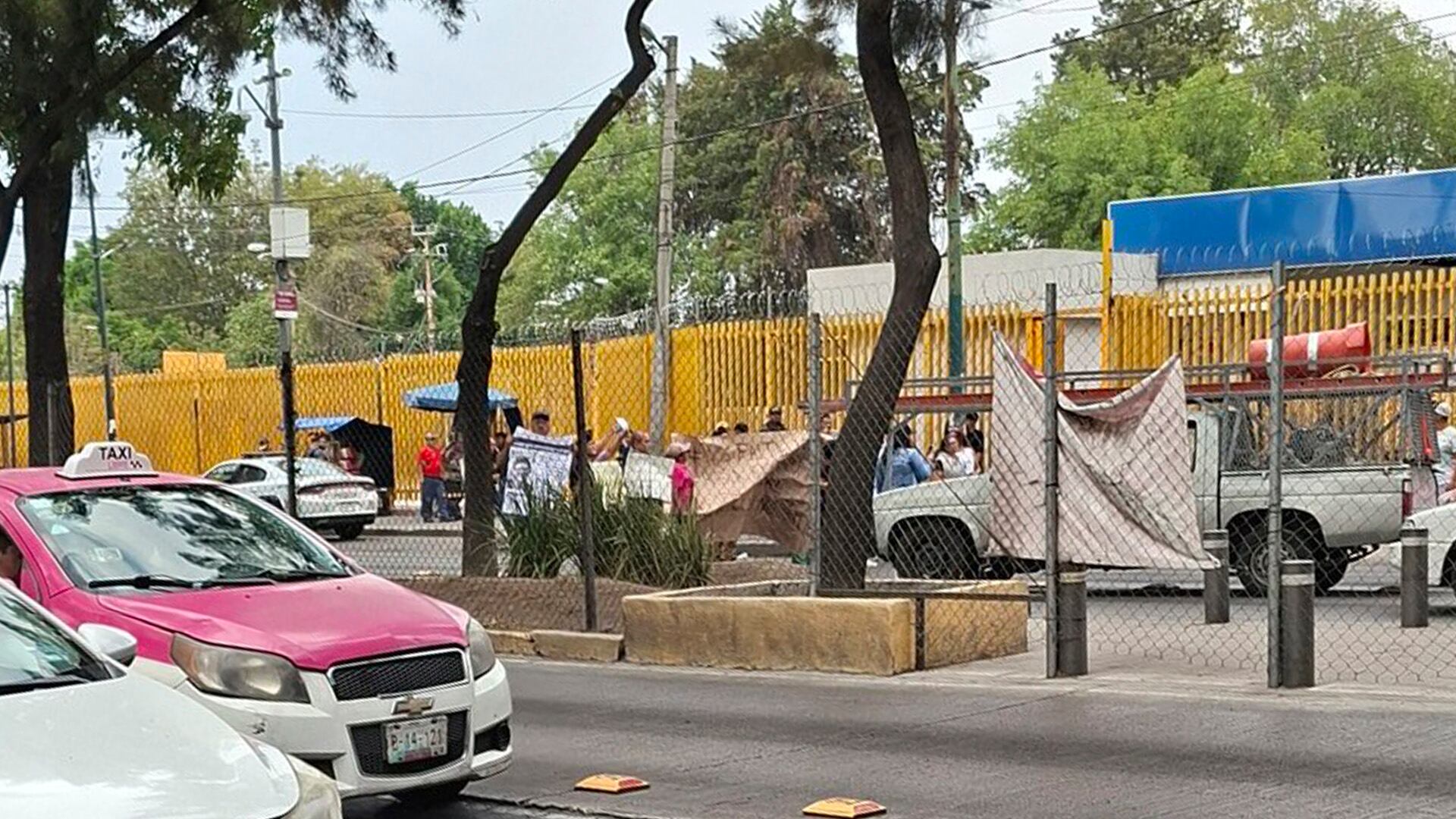 Esta tarde se registró una protesta en Canal de San Juan, al oriente de la Ciudad de México. Crédito: X/@Bibivr84