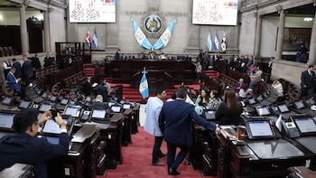 Guatemala: interpelación al ministro de Desarrollo se extiende por falta de quórum en el Congreso