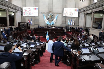 Ministro de Desarrollo de Guatemala es interpelado en el Congreso de Guatemala