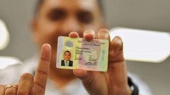 Mafias de licencias operan en el nuevo centro de trámites en Comas y multiplican las ofertas exprés