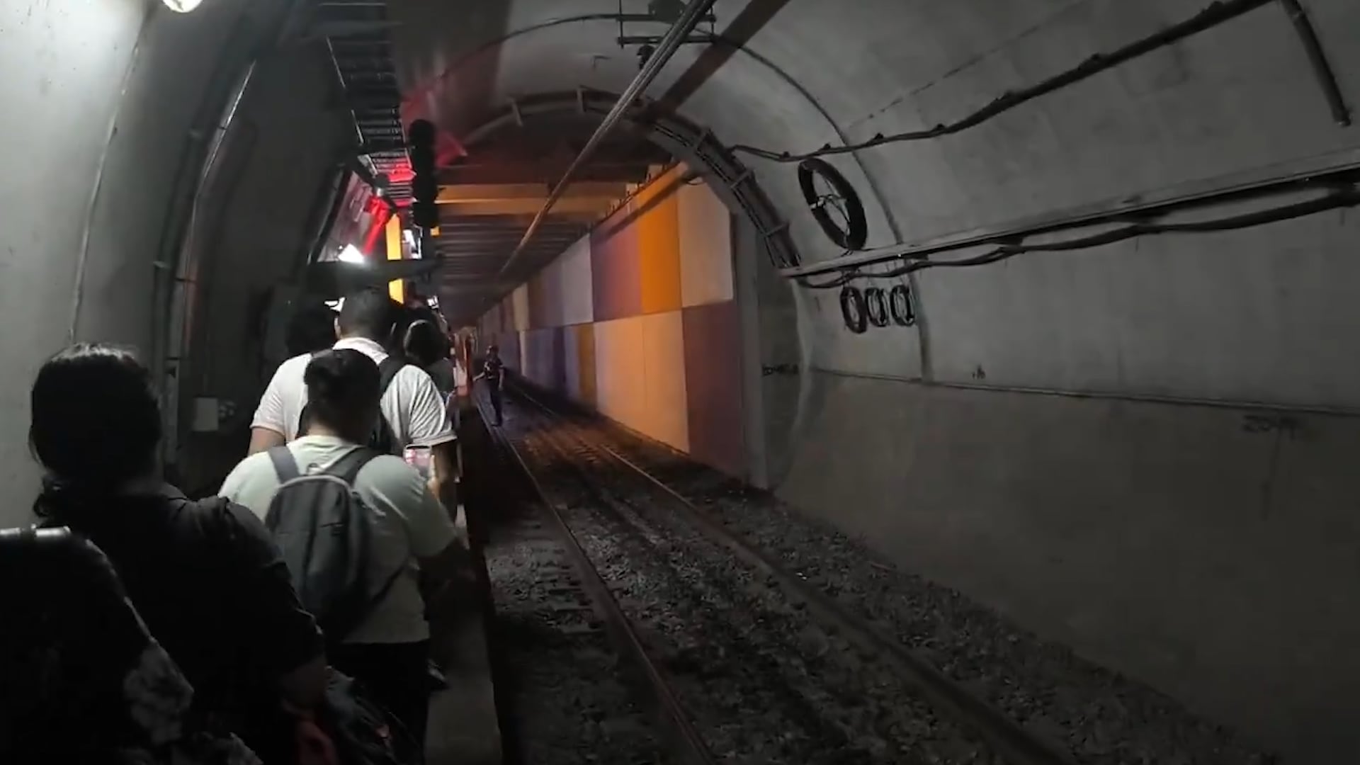 El incidente ocurrió entre las estaciones Correo Central y Bolívar