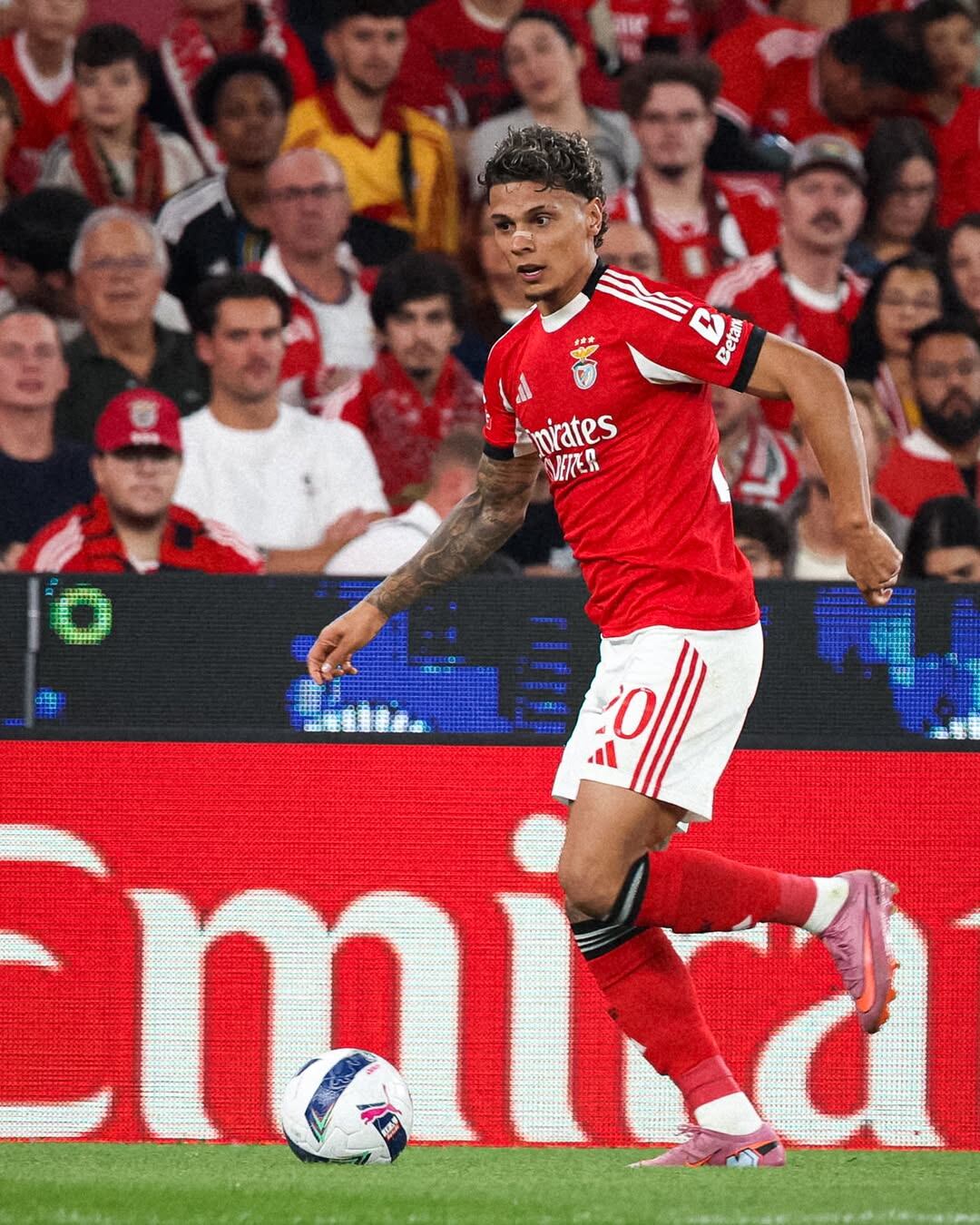 Ríos jugó los 90 minutos en la victoria de Benfica sobre Gil Vicente en la Primeira Liga. Su desempeño fue reconocido por Mourinho - crédito @slbenfica/Instagram