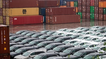 Por la menor importación de