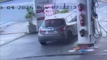 Rosario: un hombre llenó el tanque de su auto en una estación de servicio y huyó sin pagar