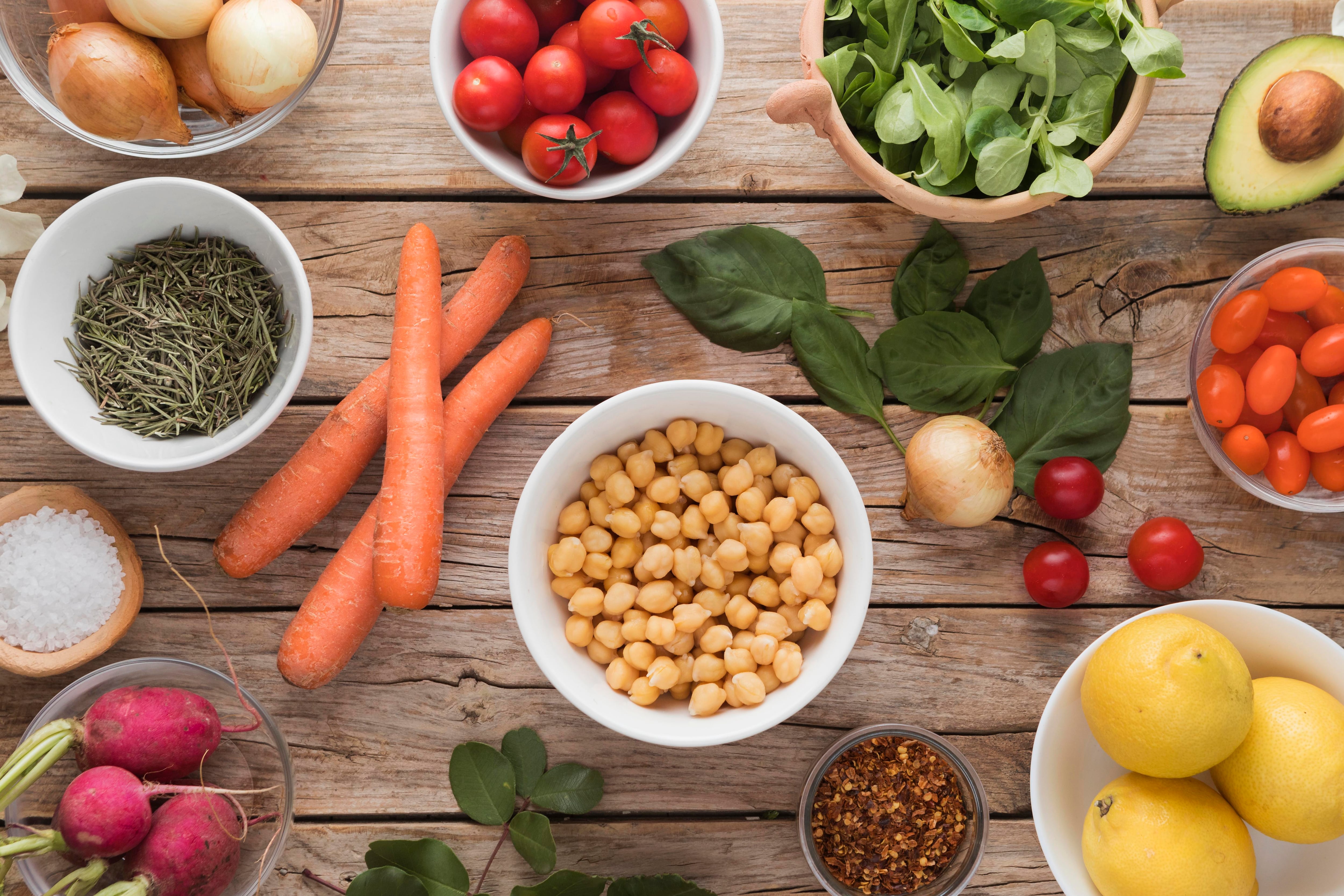 Algunas mediciones de edad biológica sugieren una desaceleración del envejecimiento biológico tras un mes de dieta vegana (Imagen Ilustrativa Infobae)
