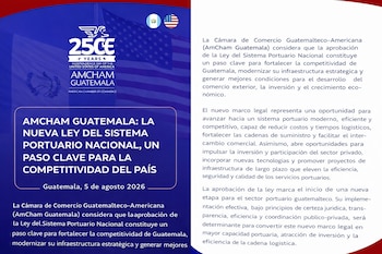 Infografía con banderas de Guatemala y Estados Unidos, logos de AMCHAM Guatemala, y texto sobre la nueva Ley del Sistema Portuario Nacional.
