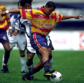 En Monarcas, el Bombardero anotó