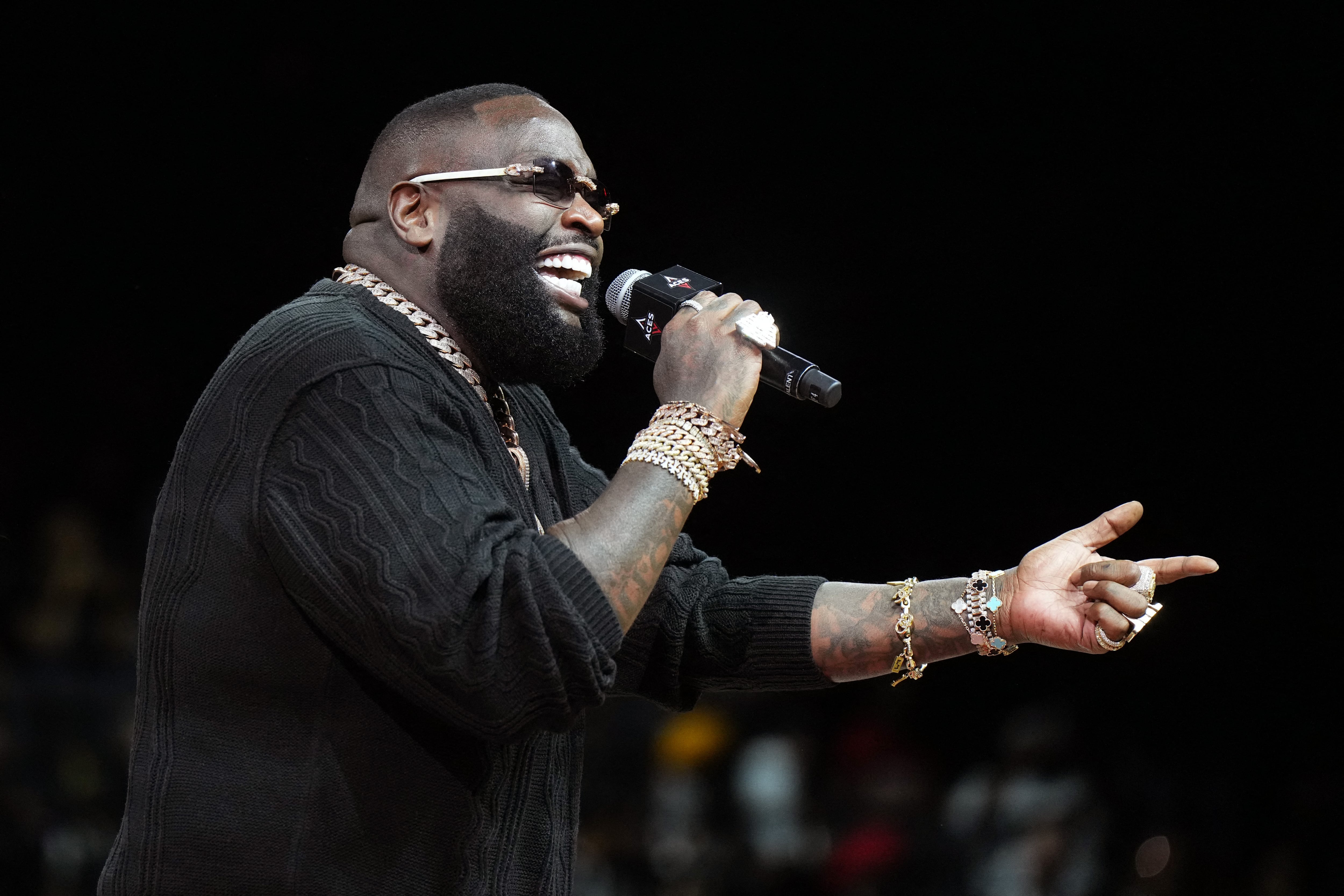 El rapero Rick Ross se entregó a la Policía de Miami Beach tras ser acusado de agredir a su pareja en su residencia de Star Island (USA TODAY Sports)