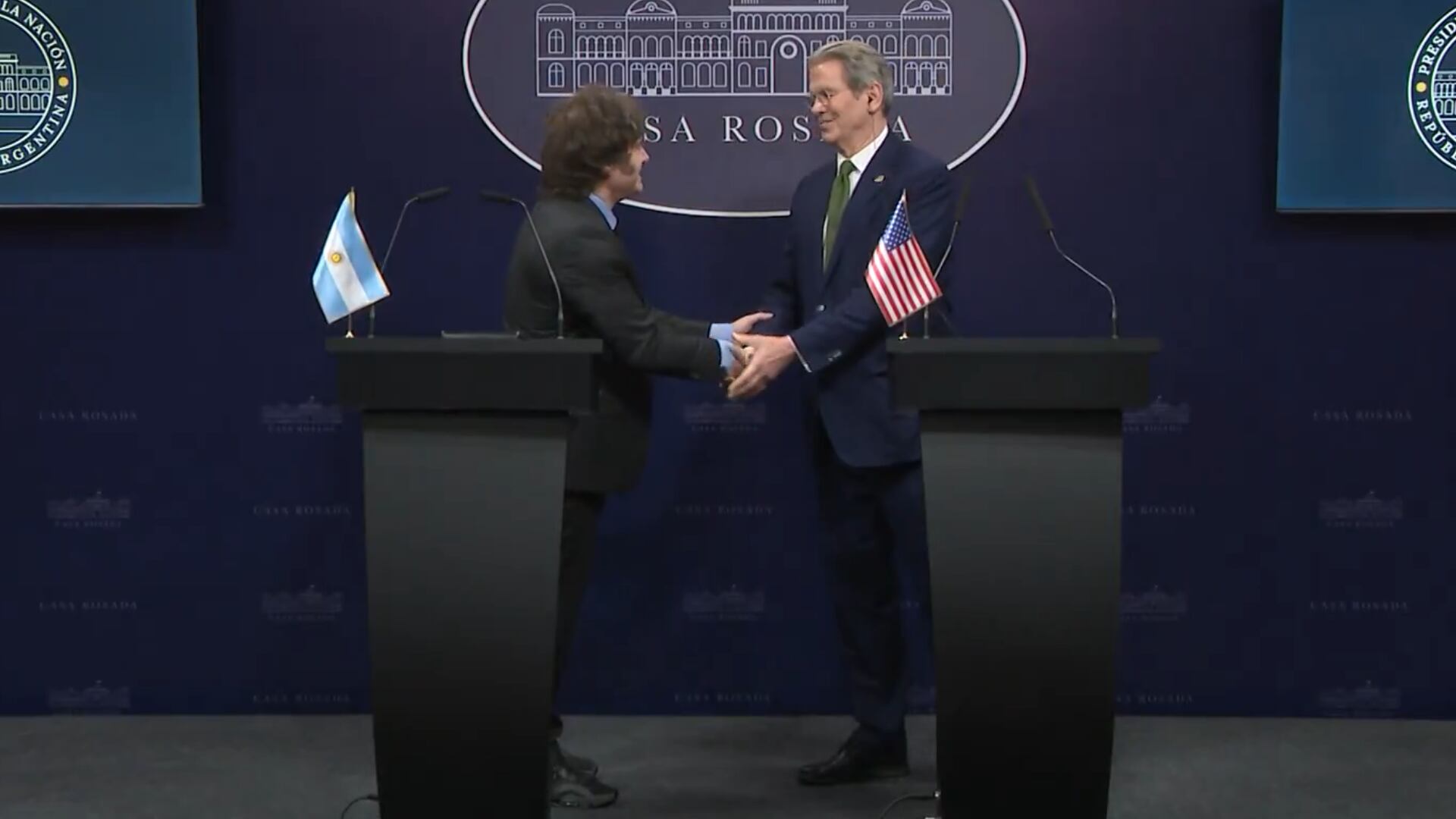 Javier Milei con Scott Bessent, en la pasada visita del funcionario de EE.UU. a la Casa Rosada