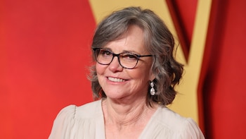 Sally Field y su regreso a Netflix: “Nunca me interesaron las historias de mujeres que solo buscan un hombre, las mujeres son más que eso”