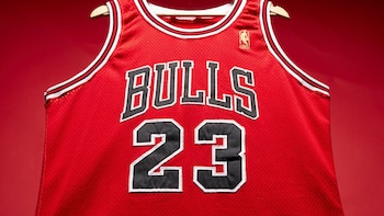 Subastaron una camiseta de Michael