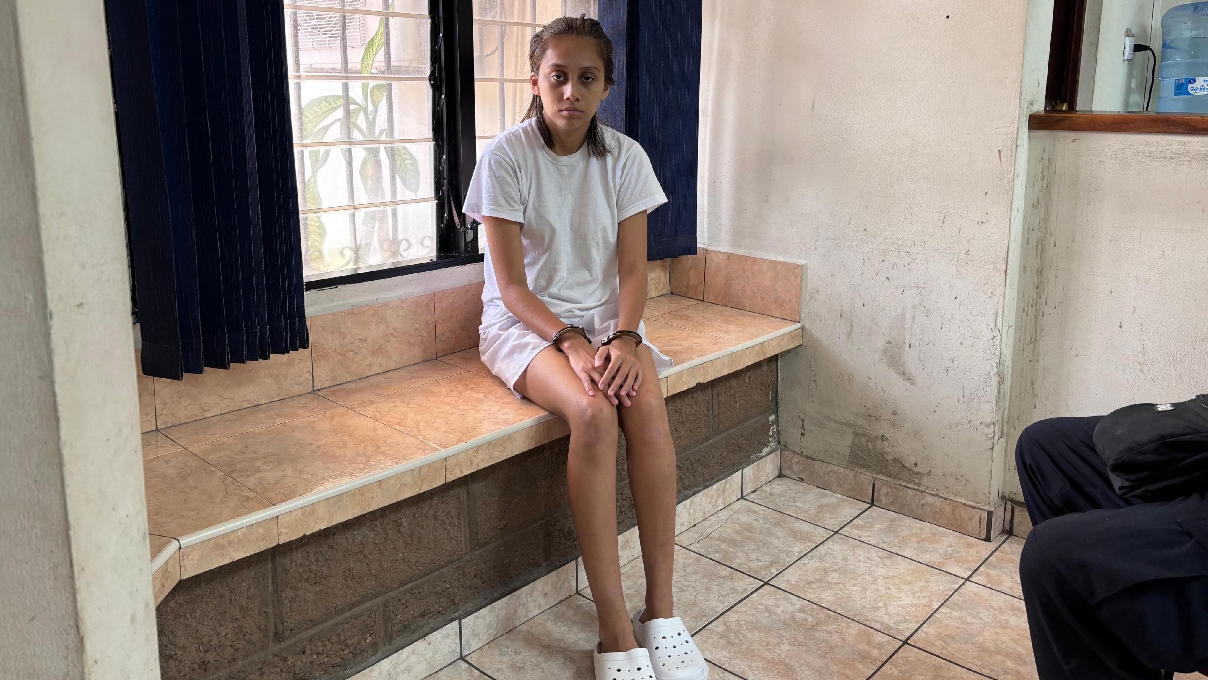 Los agentes localizaron a Esmeralda Elizabeth Pineda cuando deambulaba desorientada por San Luis La Herradura, en La Paz Centro, y la capturaron al hallarla con una mochila donde estaba el cuerpo (Foto cortesía FGR)