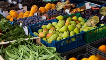 Cuál es la fruta que cuida los músculos, protege el sistema nervioso y es una fuente de vitamina C