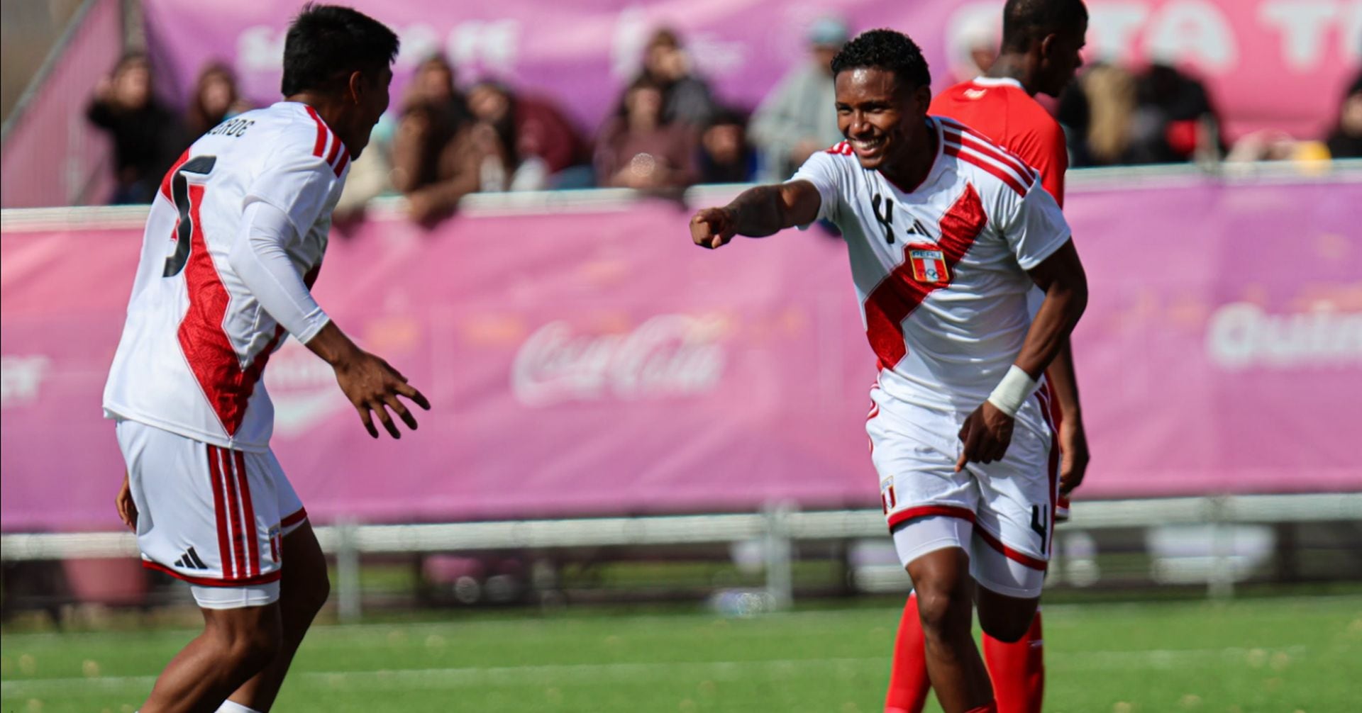 Los ganadores de las semifinales disputarán el oro el viernes 25 de septiembre, mientras los perdedores jugarán por el bronce. Perú busca alcanzar la final tras liderar su grupo con seis puntos. (Selección Peruana)