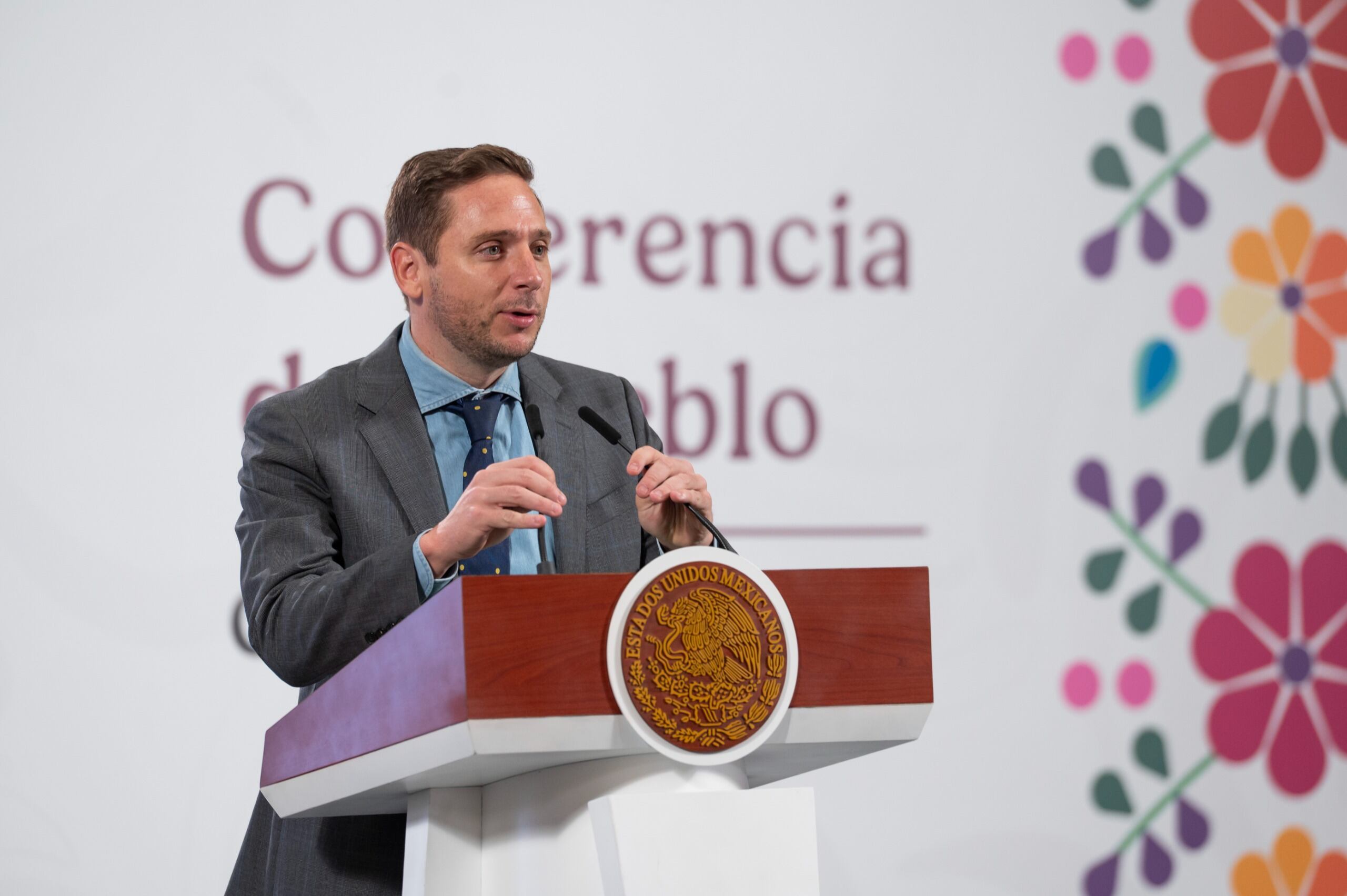 Eduardo Clark mencionó en la conferencia que a largo plazo los costos destinados a la población enferma por el consumod e azúcar es insostenible (Presidencia)