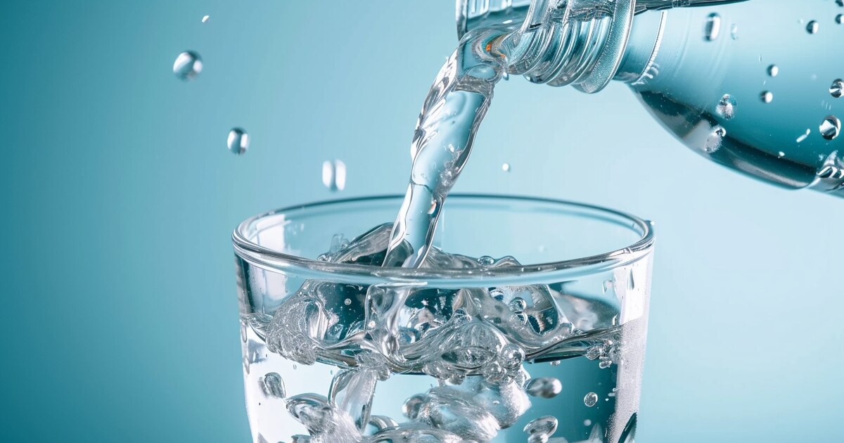 ¿Cuánta agua debes beber al día? Los beneficios de superar los 8 vasos diarios