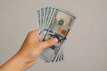 El dólar abrió el 2 de septiembre en $3.150 en Colombia, $34 por debajo de la TRM de $3.184 - crédito VisualesIA/Imagen Ilustrativa Infobae