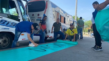 Las protestas rurales en la vía Cúcuta-Pamplona-Bucaramanga responden al alza del impuesto predial, que provocó manifestaciones y bloqueos de más de cuatro días - crédito @CSHERMESL / X