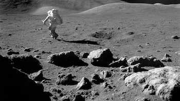 ¿Hay restos alienígenas en la Luna? Algunos científicos quieren averiguarlo