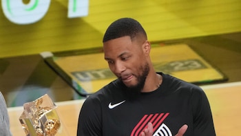 Lillard mete 39, Durant y