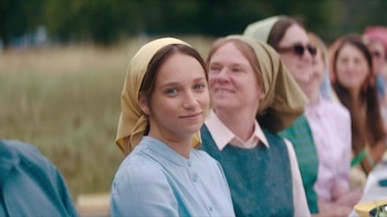 La nueva serie de Netflix que todo el mundo compara con ‘El cuento de la criada’: una secta que ejerce el control sobre las mujeres