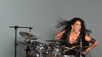 La percusionista Sheila E. reinventa