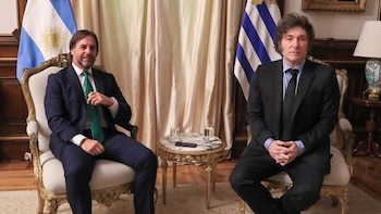 Argentina y Uruguay negocian para alcanzar un acuerdo de residencia permanente y revalidación de títulos