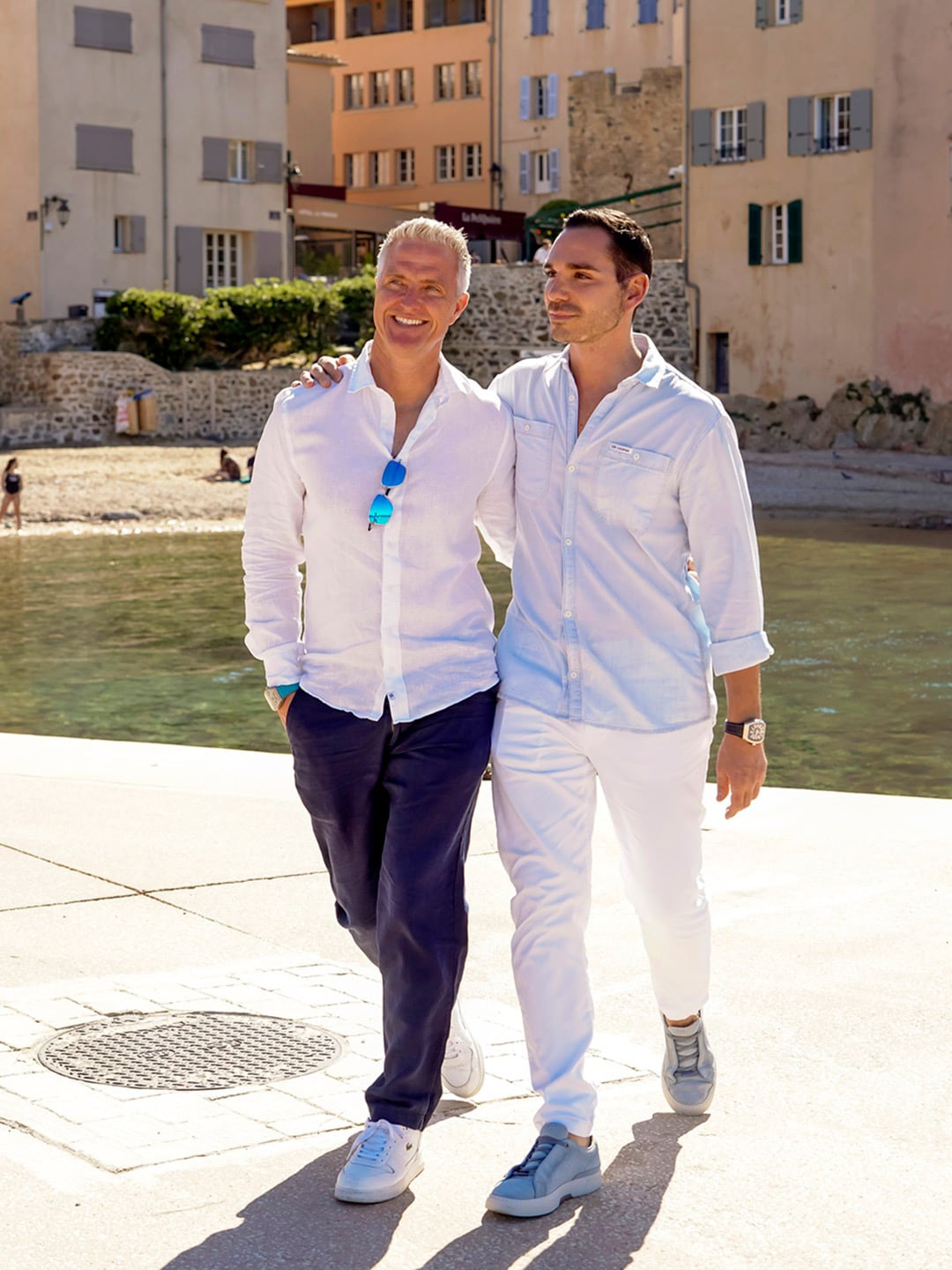 Ralf Schumacher y su pareja posan sonrientes (@ralfschumacher_rsc)