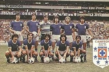 Cruz Azul empató sin anotaciones el primer duelo ante Pumas, pero en la Vuelta ganó 2-0 y posteriormente conquistó el campeonato de liga.