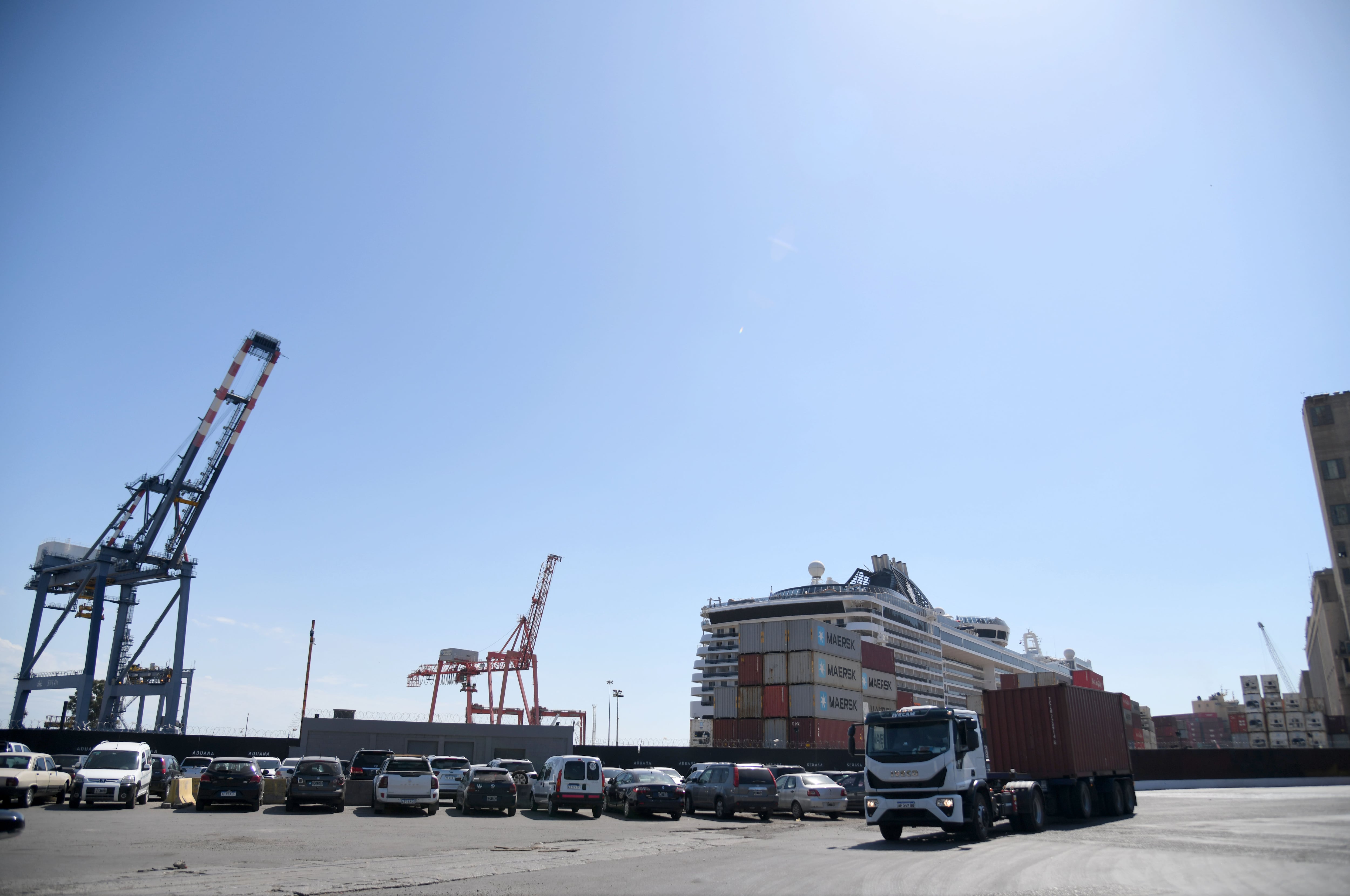 Las exportaciones totales rozarían los USD 150.000 millones hacia 2030, calculó el Banco Central de la República Argentina -BCRA- (Foto: EFE)