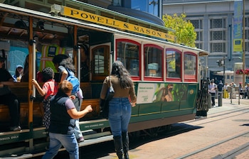 Los tranvías circularán principalmente por la línea Powell, una de las rutas más reconocidas y concurridas del sistema de transporte de San Francisco. Crédito: ICT