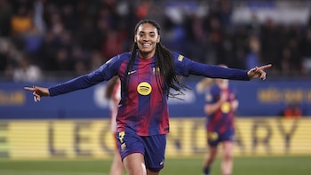 El Barça golea al Badalona y da un paso más hacia el título de la Liga F