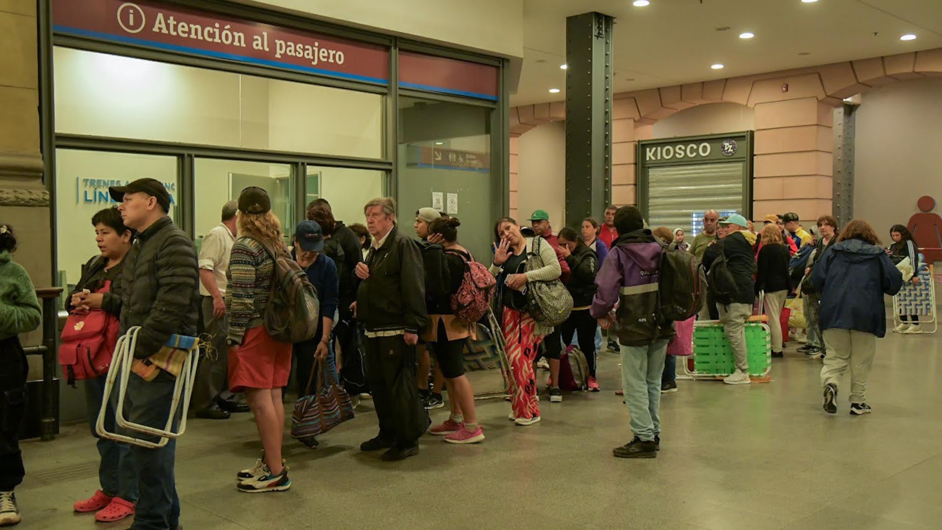 La medida se publicó este lunes en las redes de La Fraternidad