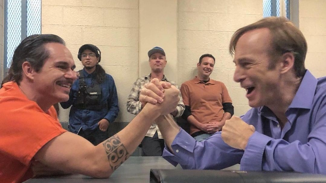 Tony Dalton y Bob Odenkirk, protagonista de la serie, consolidaron una buena amistad durante el rodaje