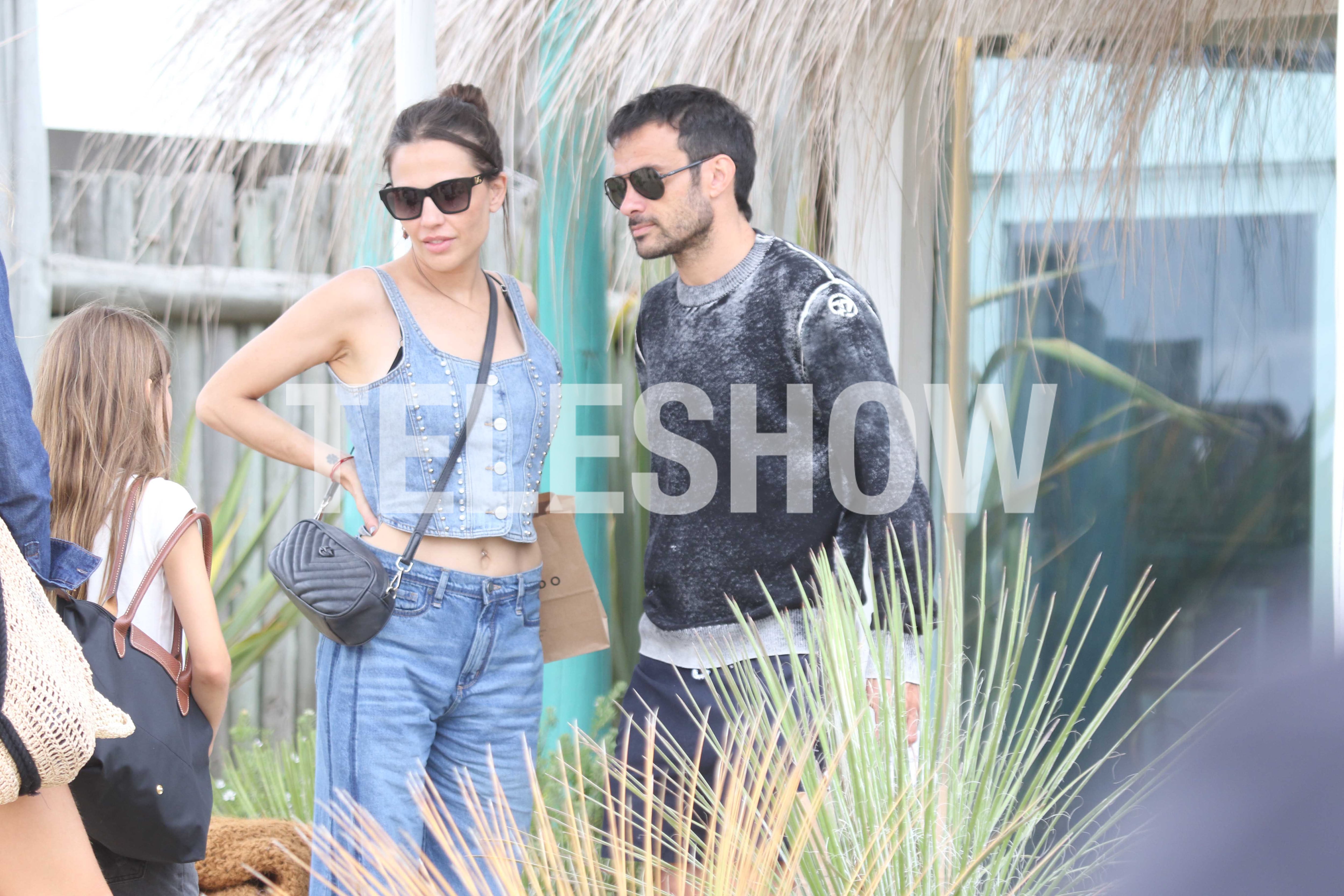 La familia ensamblada opta por una vida sencilla y sin dramatismos, alejándose de rumores y especulaciones mediáticas