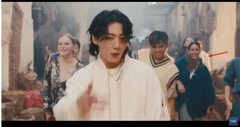 Fiorella Otero en el videoclip