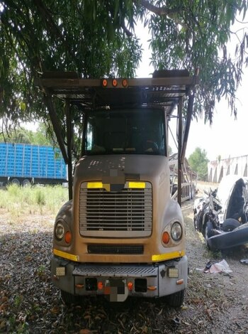 El trailero transportaba alrededor de