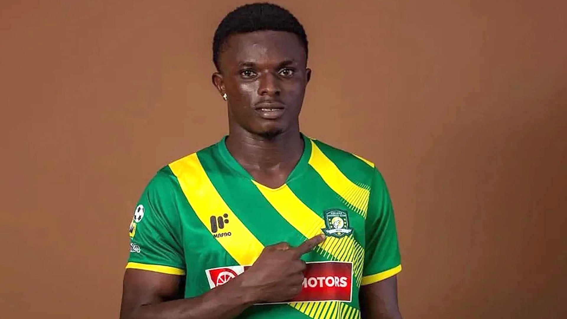 Dominic Frimpong, delantero del Berekum Chelsea, perdió la vida durante un asalto armado al autobús del equipo(Berekum Chelsea)