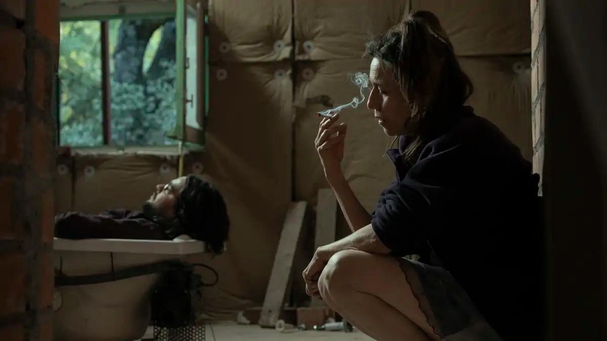 Lola Dueñas es la madre de Alberto, Teresa, en
